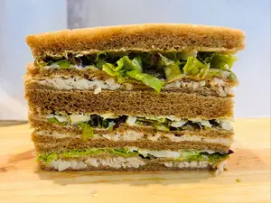 Triple De Pollo Caesar