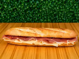 Crudo parma y queso