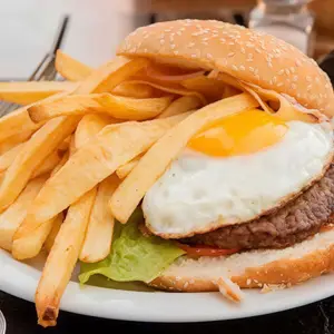 Burguer completa con fritas
