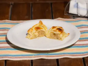 Empanada de cebolla y queso