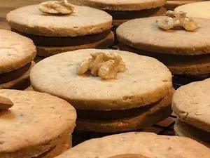 Alfajor De Harina De Nuez