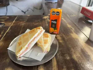 Tostado con jugo