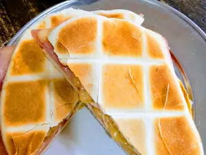 Tostado de jamón y queso