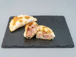 Empanada de jamón y queso (JQ)