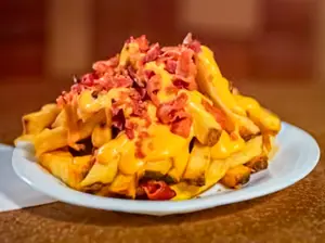 Papas Fritas Con Cheddar+Bacon