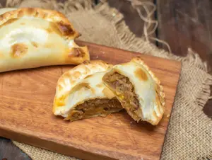Empanada de carne picante