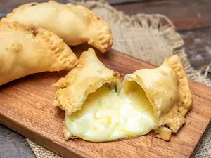 Empanada de queso roquefort