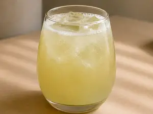 Limonada de menta y jengibre