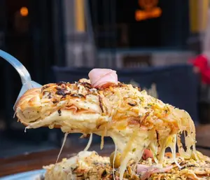 Pizza fugazzeta rellena g