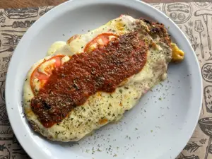Milanesa de ternera napolitana