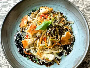 Wok de pollo
