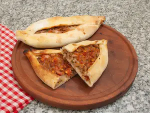 Empanada de carne picante