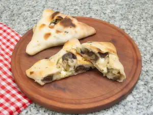 Empanada de cebolla y queso