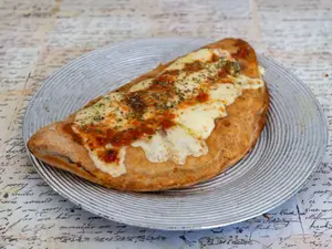 Calzone con jamón crudo