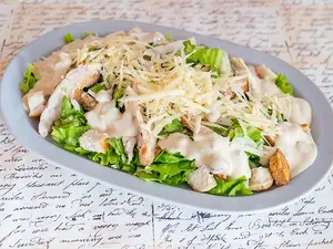 Ensalada Caesar de pollo
