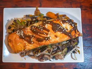 Salmon aurora