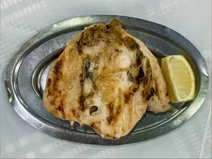 Pollo deshuesado al ajillo
