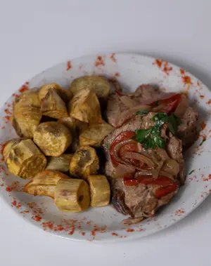 Bondiola braseada c/batatas