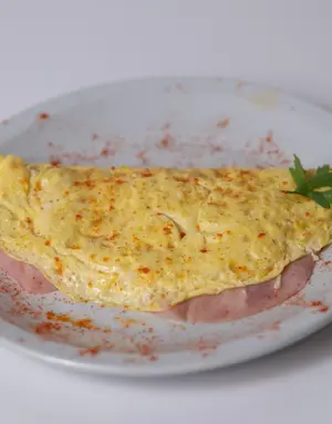Omelete de jamón y queso