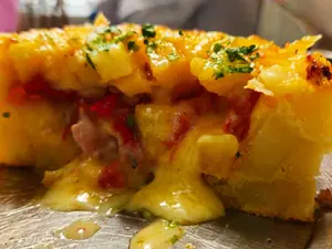 Tortilla de papa y tomate