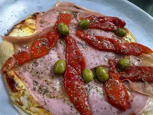Jamón y morrón
