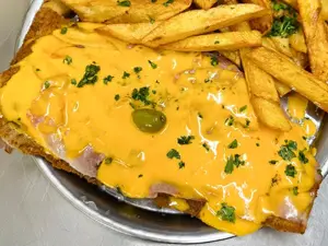 Milanesa carne/suprema cheddar
