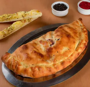 Calzone napolitano con jamón