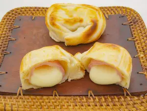 Empanada de jamón y queso