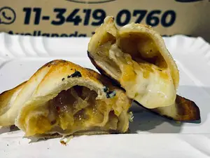 Empanada de queso y cebolla