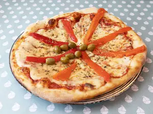 Pizza mozzarella con morrones