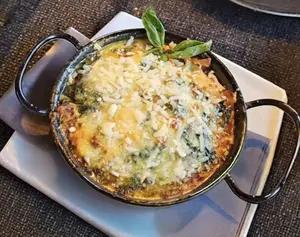 Lasagna de verduras y res