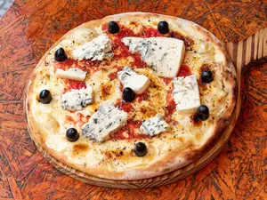 Pizza con roquefort