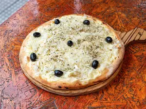 Pizza fugazza americana