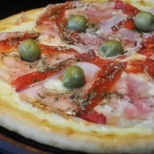 Pizza con jamón