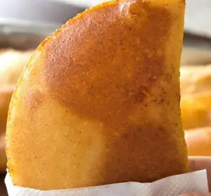 Empanada de carne mechada