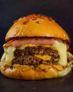 Atómica + Fritas