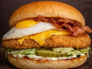 Hamburguesa gallo + fritas