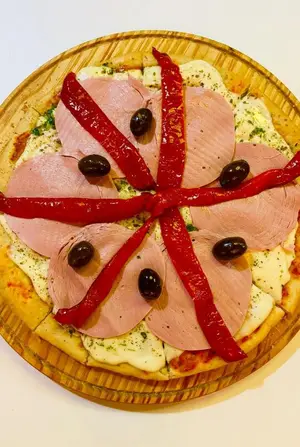 Pizza Jamón Y Morrón