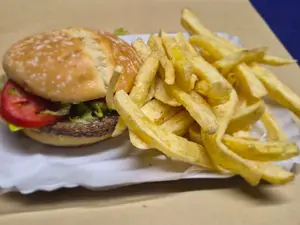 Hamburguesa completa c/ fritas