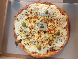Pizza De Provolone