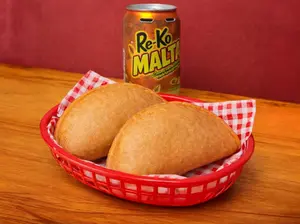 2 empanadas 1 malta combo