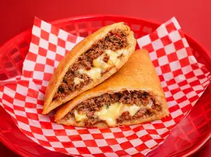 Empanada De Carne Con Queso