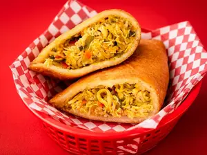 Empanada de pollo mechado