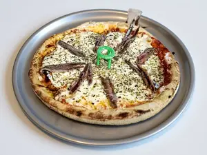 Anchoas Con Muzza