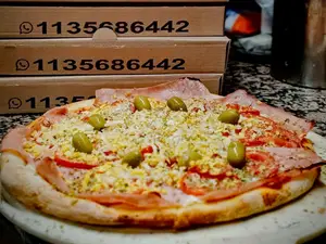 Pizza napolitana especial