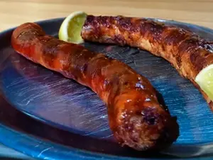 Chorizo mariposa + guarnición
