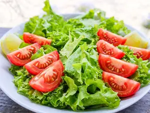 Ensalada lechuga y tomate
