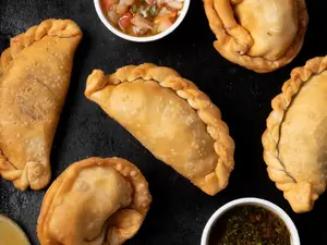 3 Empanadas a elección
