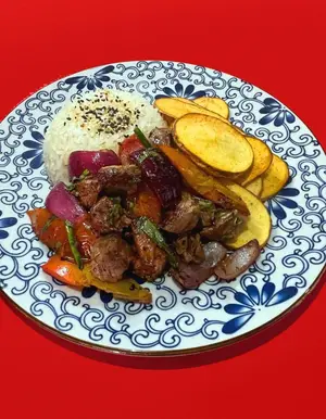 Lomo saltado