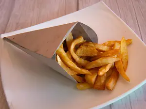 1 CONO DE FRITAS